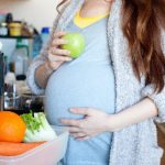 妊娠中に農薬や添加物の野菜を食べると、胎児に影響ある？